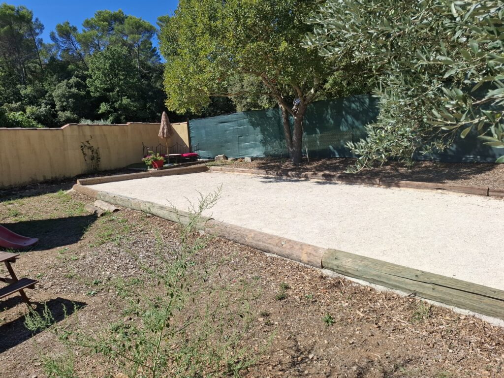 Vue du terrain de pétanque